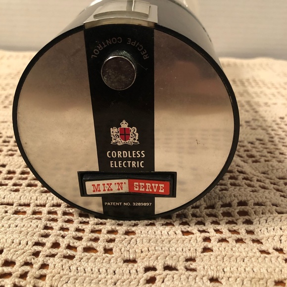 Rare cordless mix and serve drink dispenser - Picture 5 of 16